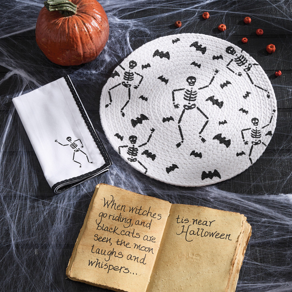Split P Skeleton Round Placemat